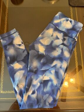 Lululemon Blue Cloud Print Leggings
